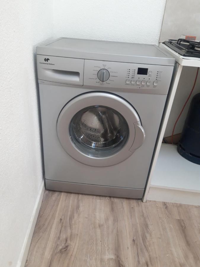 Appartement F1 Meuble 3 Personnes Aubenas Dış mekan fotoğraf