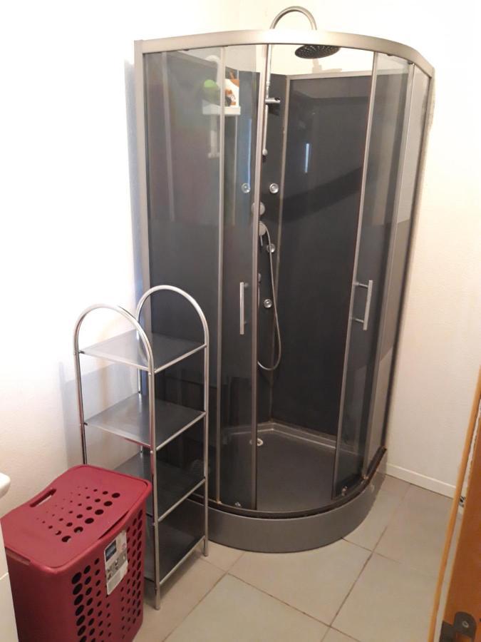 Appartement F1 Meuble 3 Personnes Aubenas Dış mekan fotoğraf