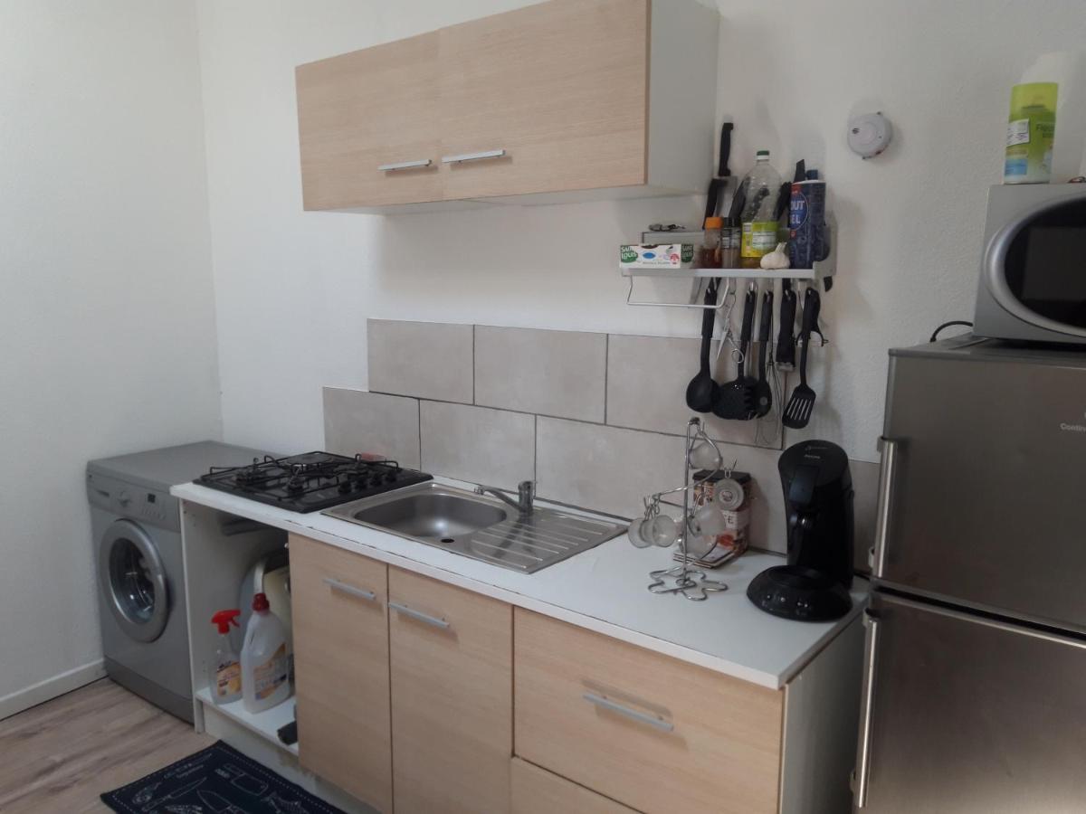 Appartement F1 Meuble 3 Personnes Aubenas Dış mekan fotoğraf